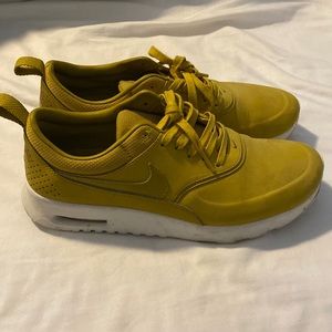 Nike sneakers women’s size 8